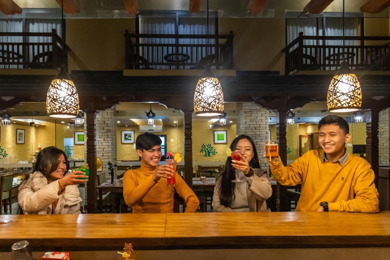 Bar Peepal Resort Похара Екстериор снимка A restaurant in Vietnam