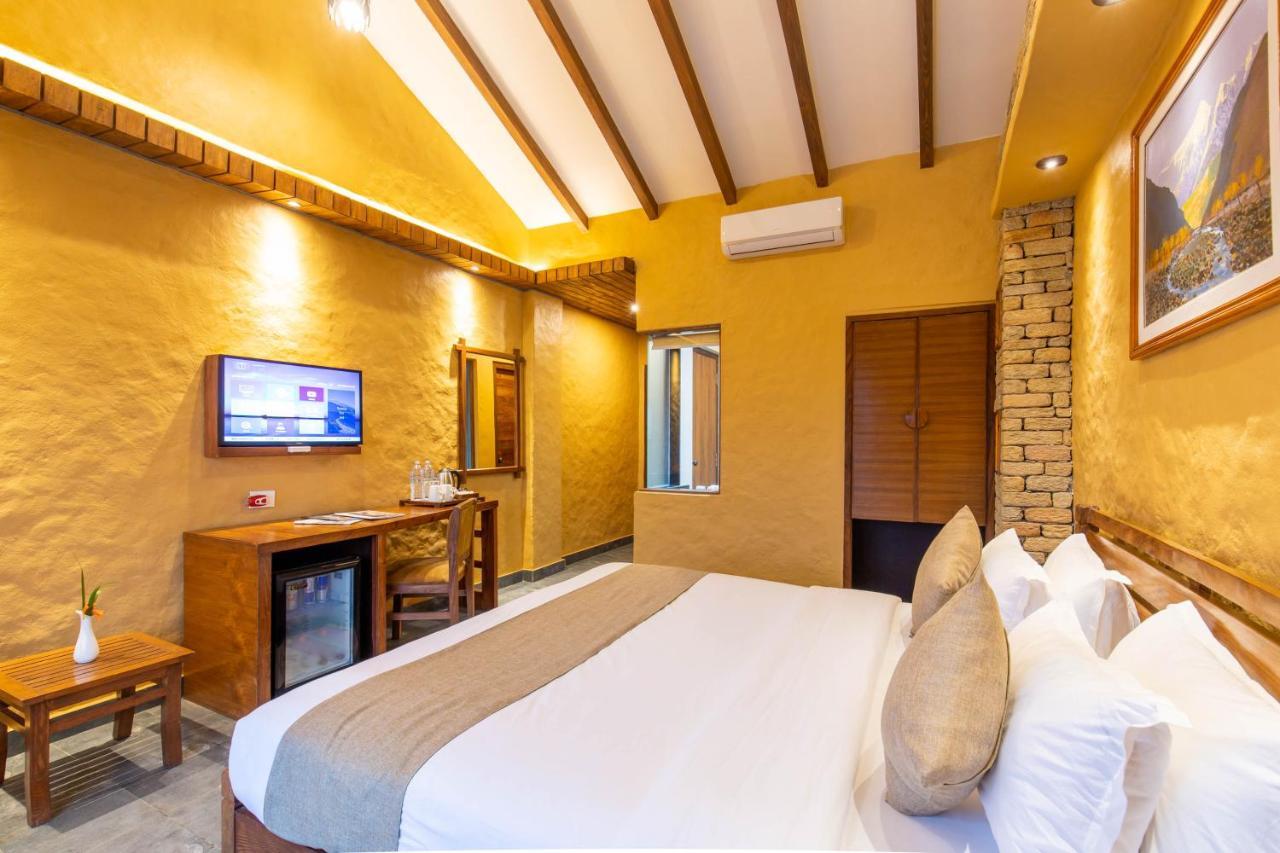 Bar Peepal Resort Похара Екстериор снимка Deluxe Room