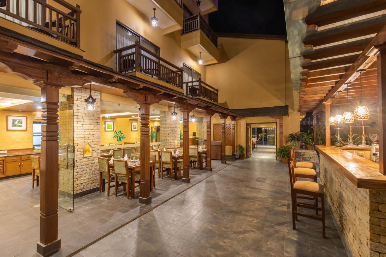 Bar Peepal Resort Похара Екстериор снимка The interior of the hotel