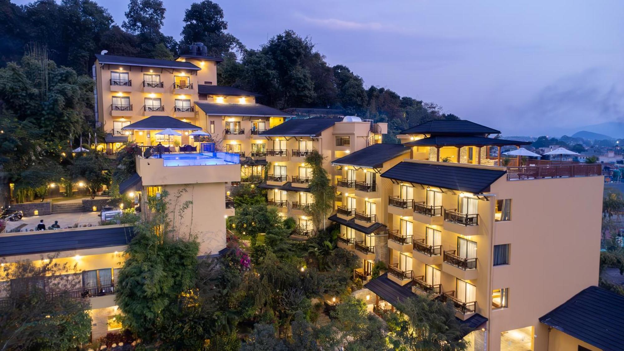 Bar Peepal Resort Похара Екстериор снимка The Royal