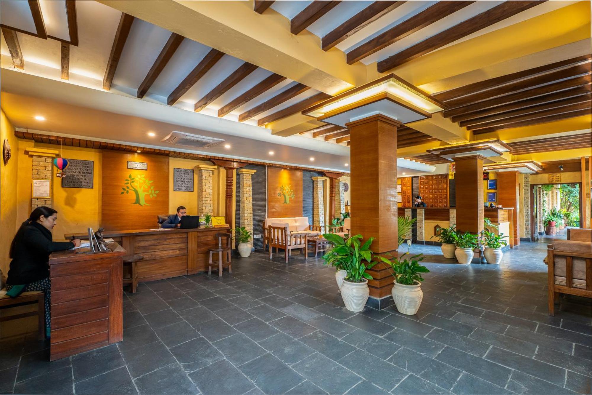 Bar Peepal Resort Похара Екстериор снимка Lobby