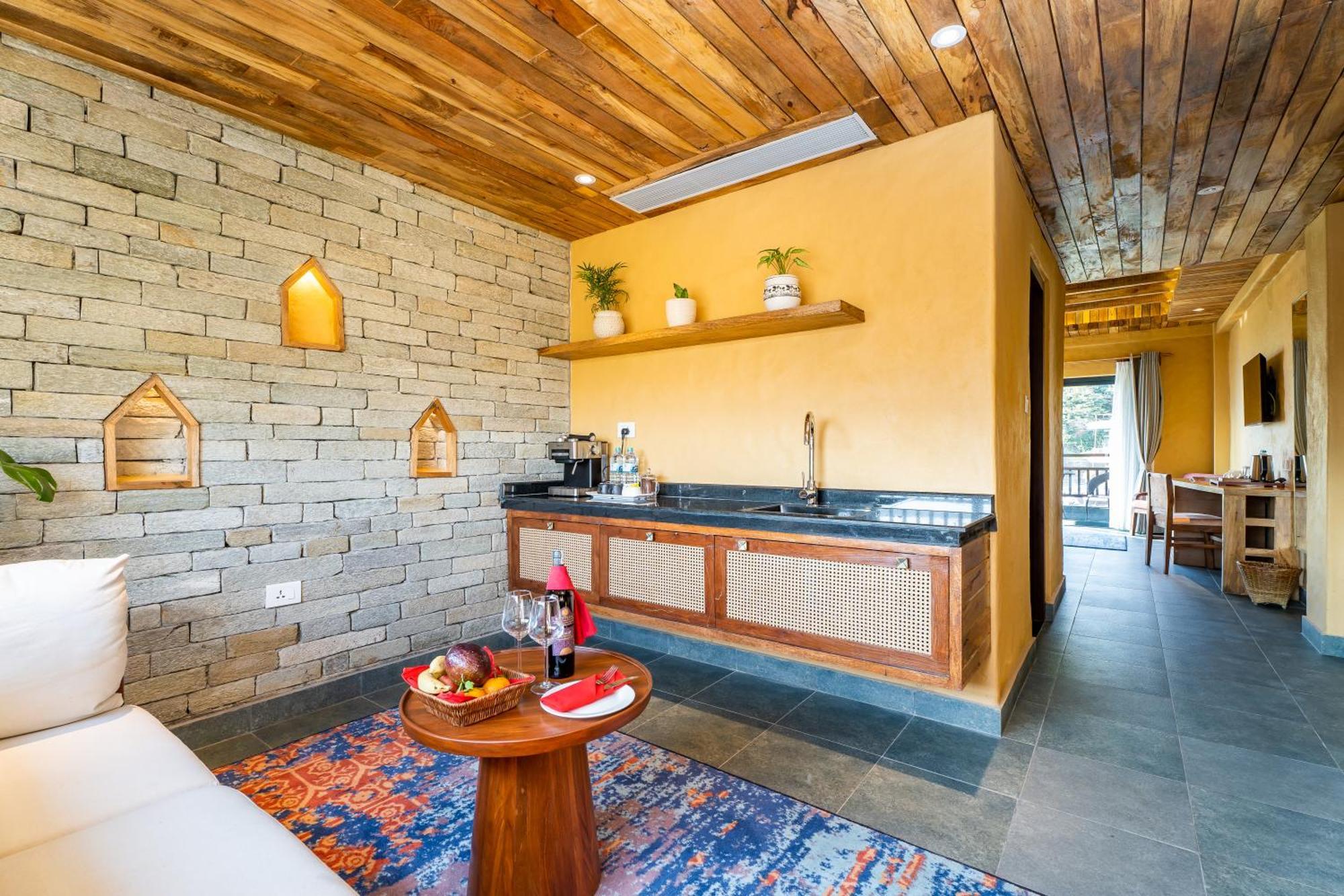 Bar Peepal Resort Похара Екстериор снимка A kitchen in a hotel